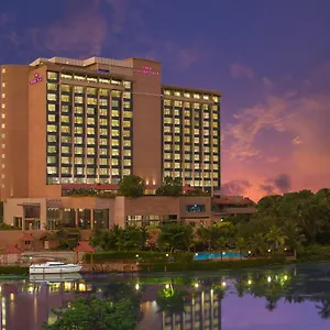https://crowne-plaza-kochi.kerala-hotels.net
